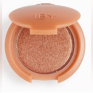 IBY BEAUTY
Dream Maker Lush Eyeshadow